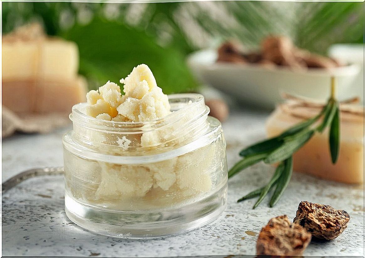 Shea butter, one of the natural moisturizers for summer