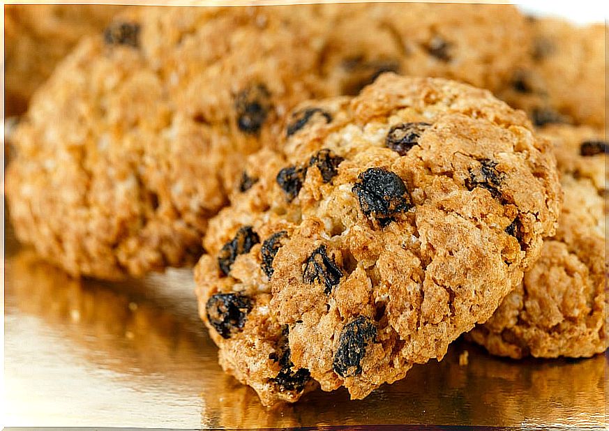 Cookies are another of the foods that add extra calories to the diet