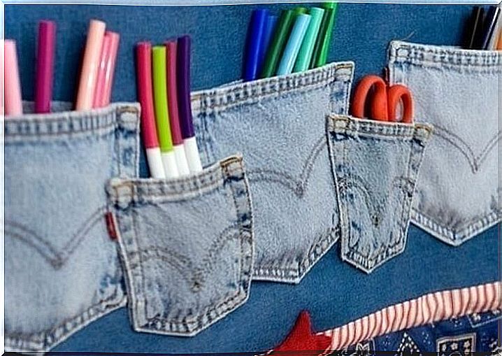 Pencil organizer with pockets