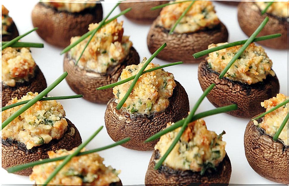 Mushrooms-stuffed-with-cheese-and-bacon