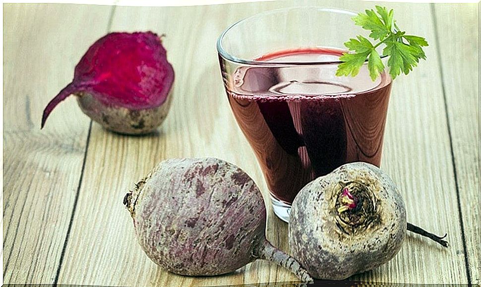 smoothie-beet-blueberries