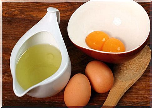 Egg and vinegar mask