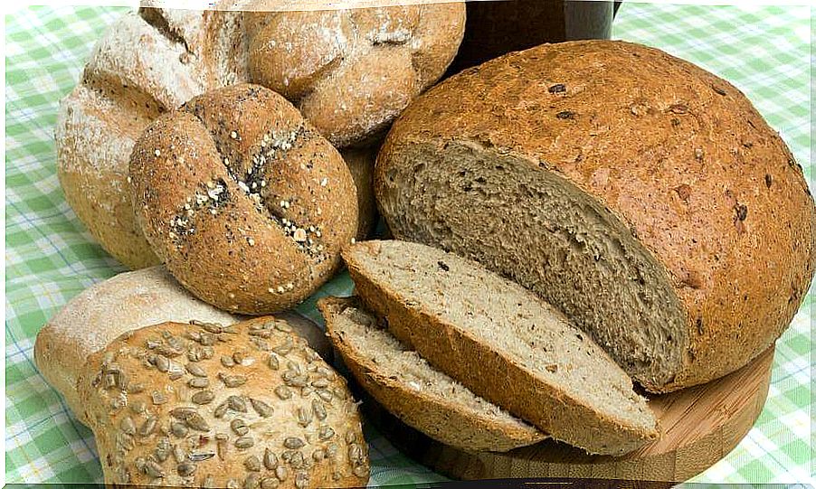 Bran bread contains healthy carbohydrates.